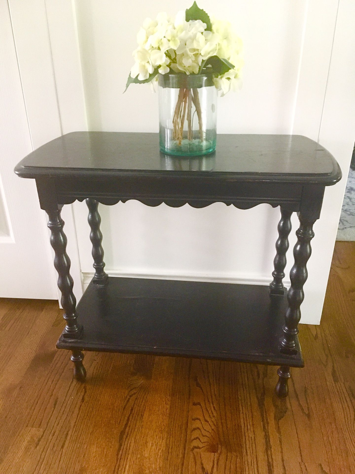 Antique Spindle black leg 2 tier entry or end table 26”w x 14”d x 23.5”tall