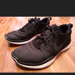 NIKE SNEAKERS. Men Shoes Size 10. Running Run Fitness Training Shoes