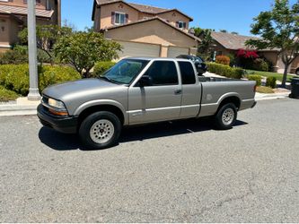 2001 Chevy s10 short bed 4+4 v6 automatic