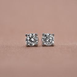 *MUST READ DESCRIPTION BEFORE MESSAGING ME* 14kt Yellow Or White Gold Diamond Studs