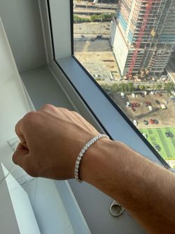 Tennis bracelet