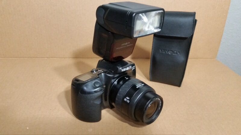 Vintage Minolta camera 35/70 lens program 3500 xi flash