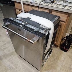 GE CAFE dishwasher Cdt875p2n7s1 1 Year Old 