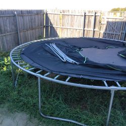 Trampoline 