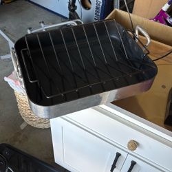 Big Heavy Duty Pan With Meat Racks