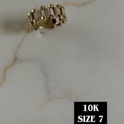10k Gold Ring. 