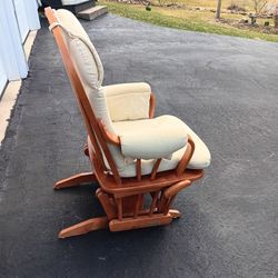 Glider Rocking Chair 