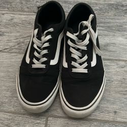 Women’s Vans Shoes. 9.5