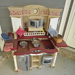 Play kitchen