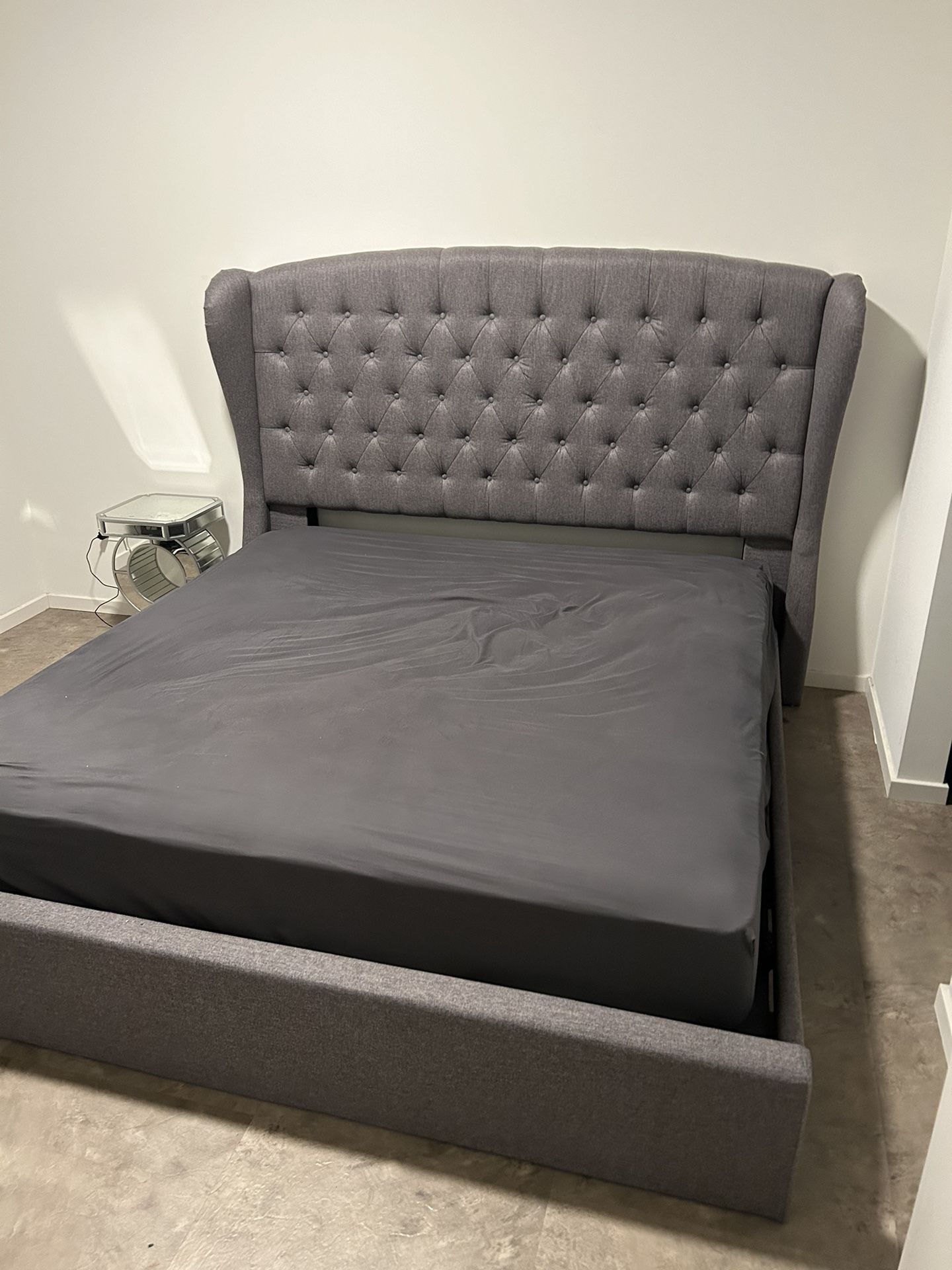 King Size Bed Frame And Mattress.