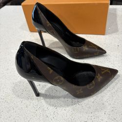 Louis Vuitton Pumps 