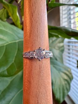 10K White Gold Diamond Style Ring Size 7.25 Signed JTS 2.6g