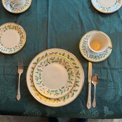 Lenox "Holiday" China- Four 5 piece settings