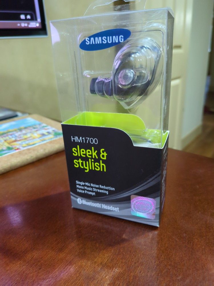 Free: HM1700 BLUETOOTH HEADSET