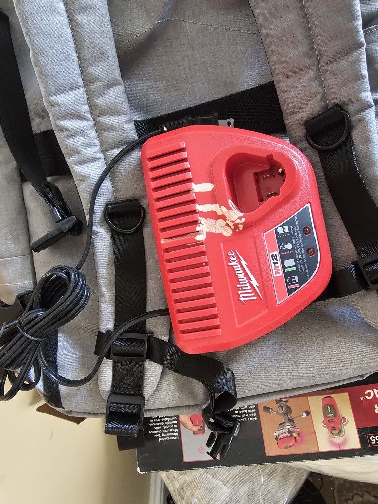 Milwaukee M12 12v Lithium Battery Charger, LIKE NEW