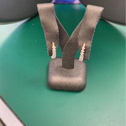 14k Gold Diamond Earrings 2.9g .98cttw