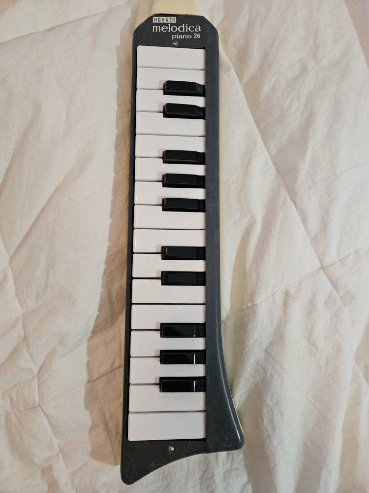 Vintage Hohner Melodica Piano 26 in Original Case - Classic German-Made Keyboard Wind Instrument