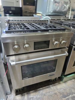 30" JENN AIR GAS RANGE STAINLESS STEEL