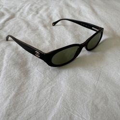 Chanel - Black vintage sunglasses