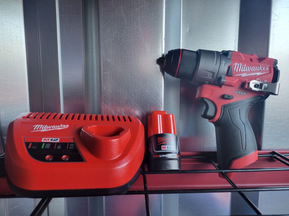 FREE BATTERY + CHARGER! GEN3 Milwaukee M12 FUEL 1/2" hammer Drill 