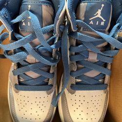 Jordan 1 Mid True Blue Size 4