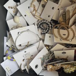 Women’s accessories
