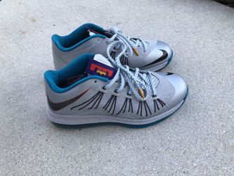 Nike Lebron Men’s size 9