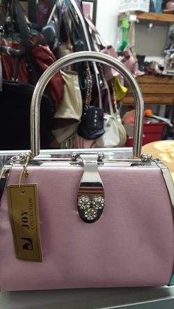 Pink small purse very spicy. Very classy