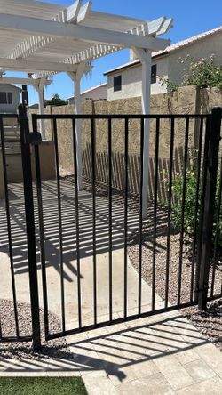Royal pool fence ( Free Magnet Latch )