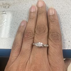 Lady’s cluster ring
