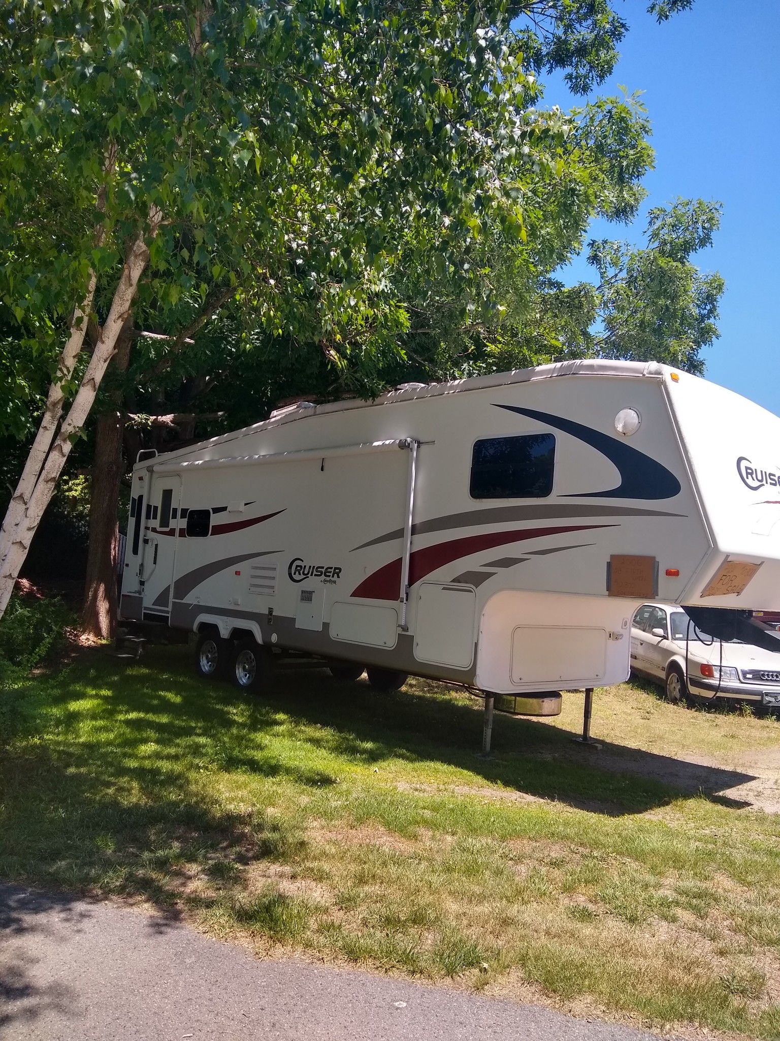 Camper trailer, 2006 fifthwheel, 28ft