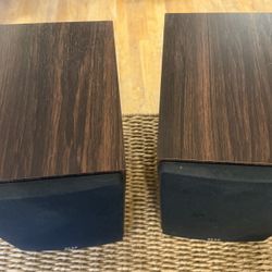 ELAC Bookshelf Speakers 