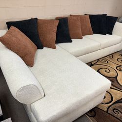 NEW SOFA SECTIONAL LARGE CHAISE TO LAY DOWN AND RELAX 