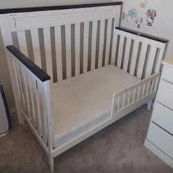 Crib/ Toddler Bed Combo With Mattress/ Crib Sheets And Mattress Protector Pad