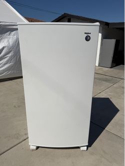 Whirlpool Fast Freeze 19.7-cu ft Frost-free Upright Freezer