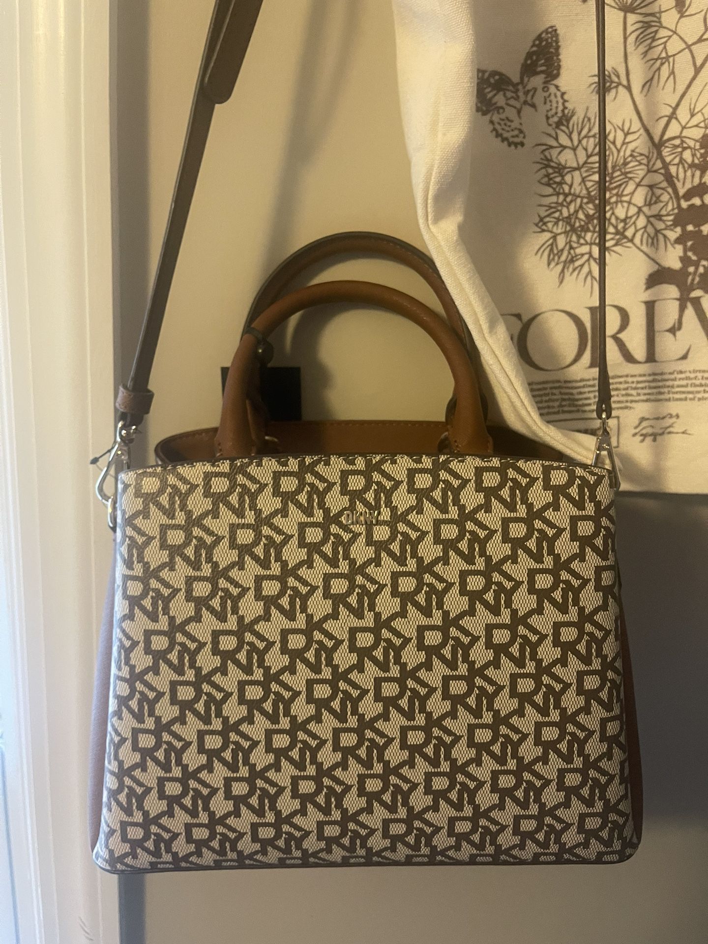 $100 BRAND NEW DKNY PAIGE MD SATCHEL for Sale in North Plainfield, NJ -  OfferUp