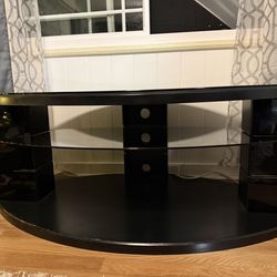 Tv/Entertainment Stand