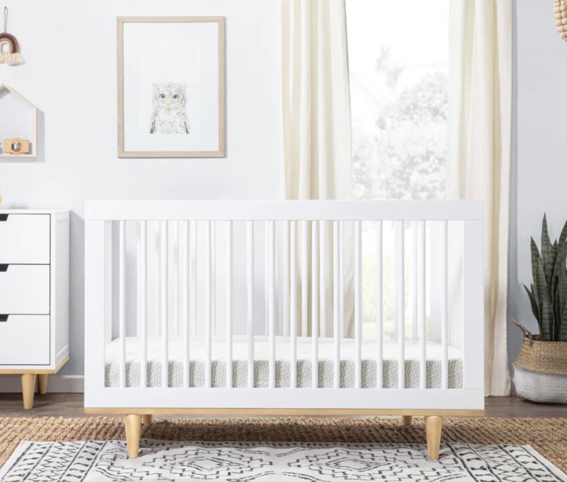Crib White (with mattress)