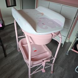 Infans Bathtub/changing table 