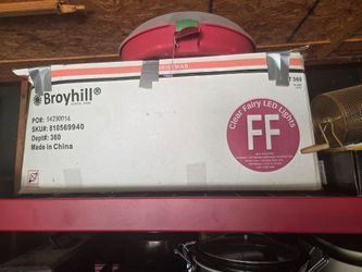 7.5 ft Broyhill Christmas tree
