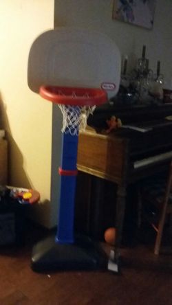 Little tikes basket ball player