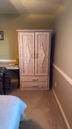 Solid wood Armoire
