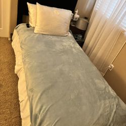 Twin Bed with Sealy Mattress 