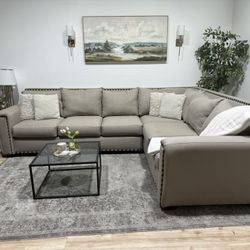 Huge Corner Sectional Couch  - Delivery Available 