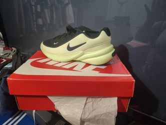 Nike Uplift