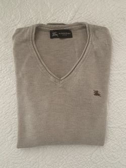 Burberry women sweater size M