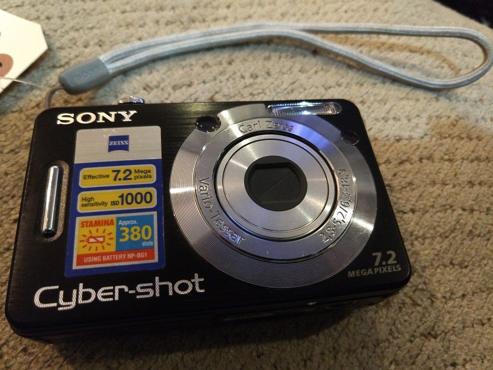 Sony 7.2 MP CyberShot Camera (DSCw55) Digital Camera for Sale in Las
