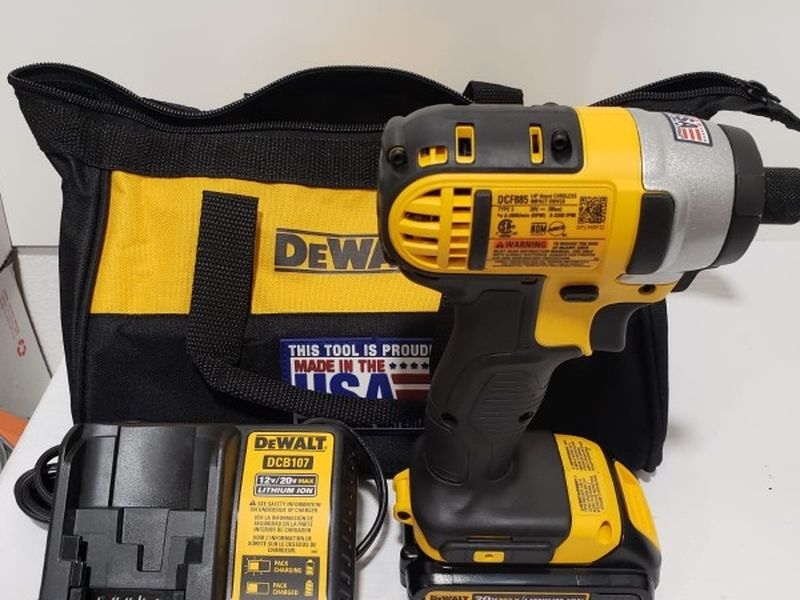 6) DeWalt 20v Impact Driver With Battery And Charger