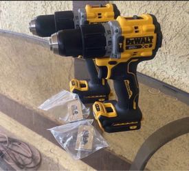 New Dewalt 20V Max XR 1/2 Hammer Drill