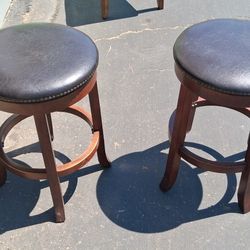 2 Bar Stools